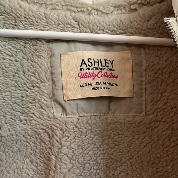 Cropped Jacket - Picture 3 of 4